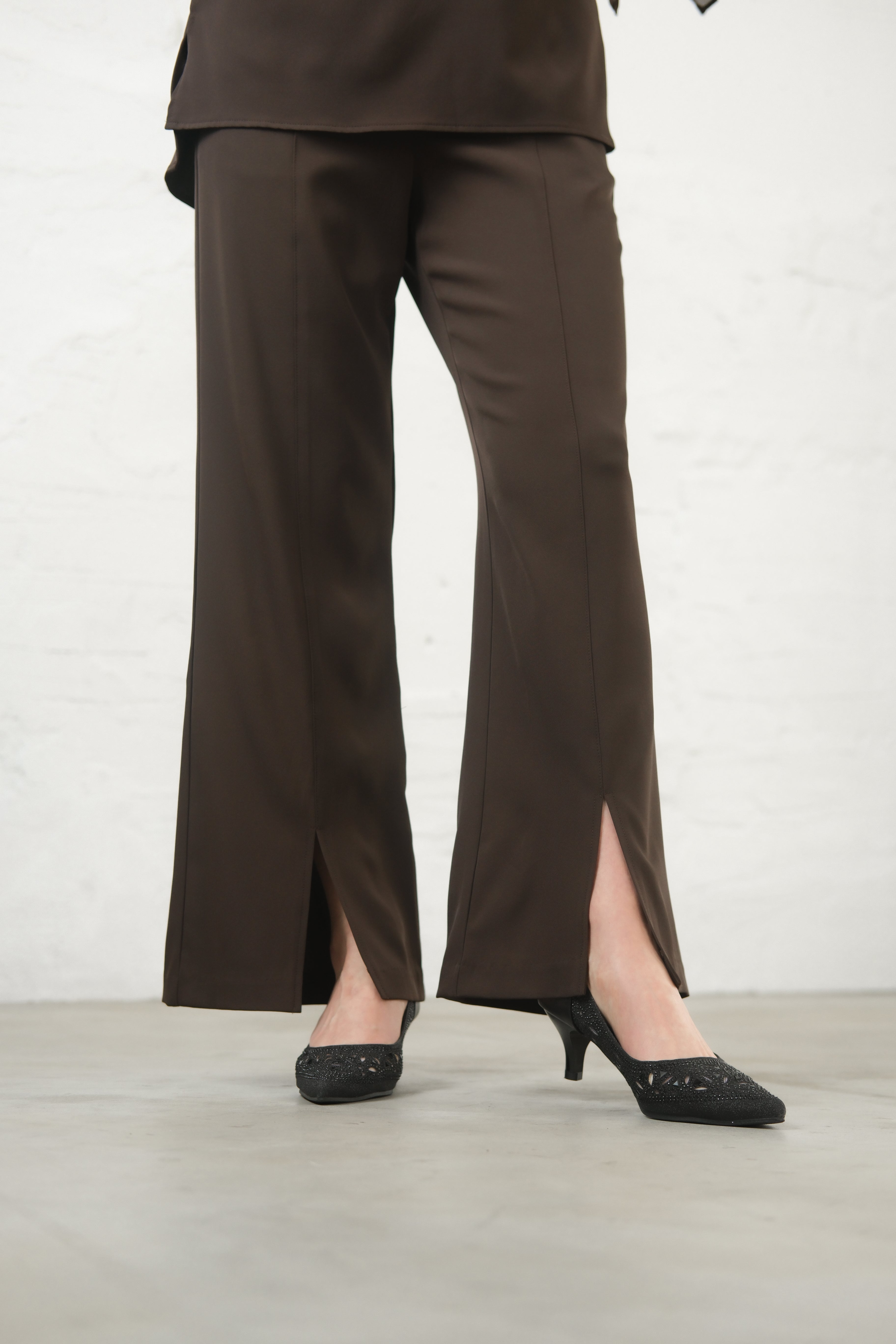 [レンタル] BELINDA DE CAPRIS プリーツ袖 セットアップ スリットパンツドレス ブラウンの宅配レンタル - 15