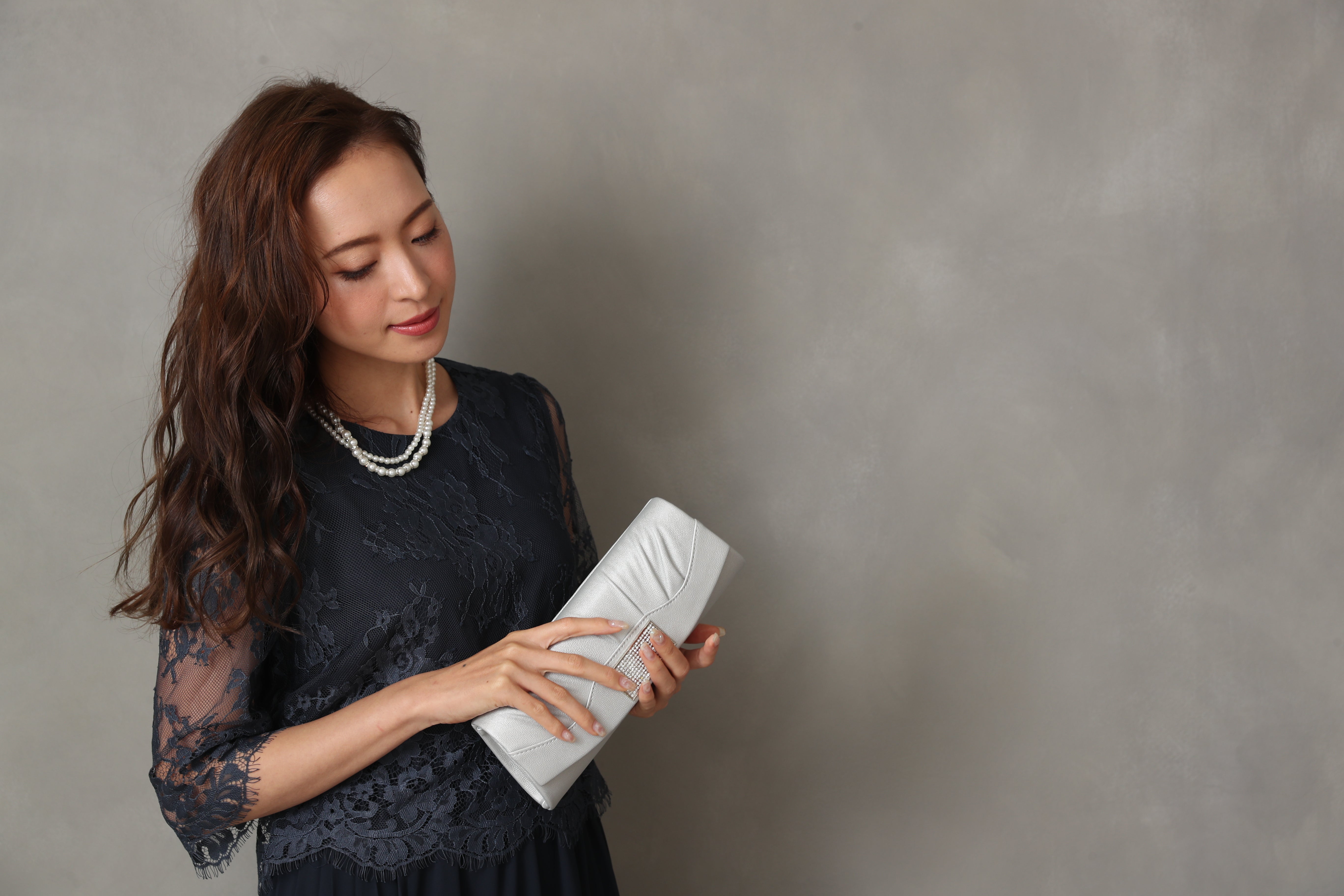 [レンタル] BELINDA DE CAPRIS サイドプリーツ レーススリーブ ワンピースドレス ネイビーの宅配レンタル - 34