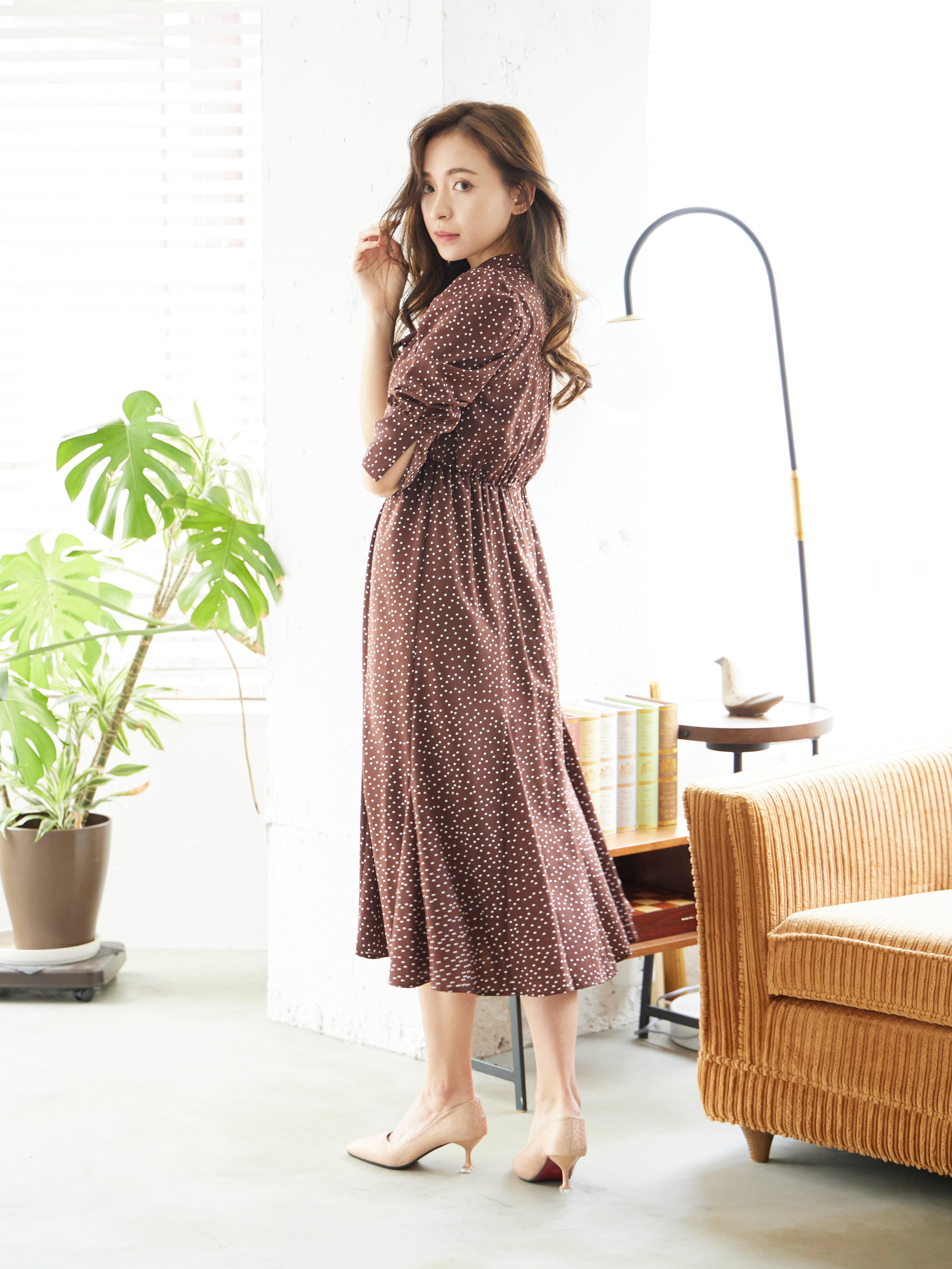 [レンタル] BELINDA DE CAPRIS ギャザースリーブ ドットワンピースドレス ブラウンの宅配レンタル - 3