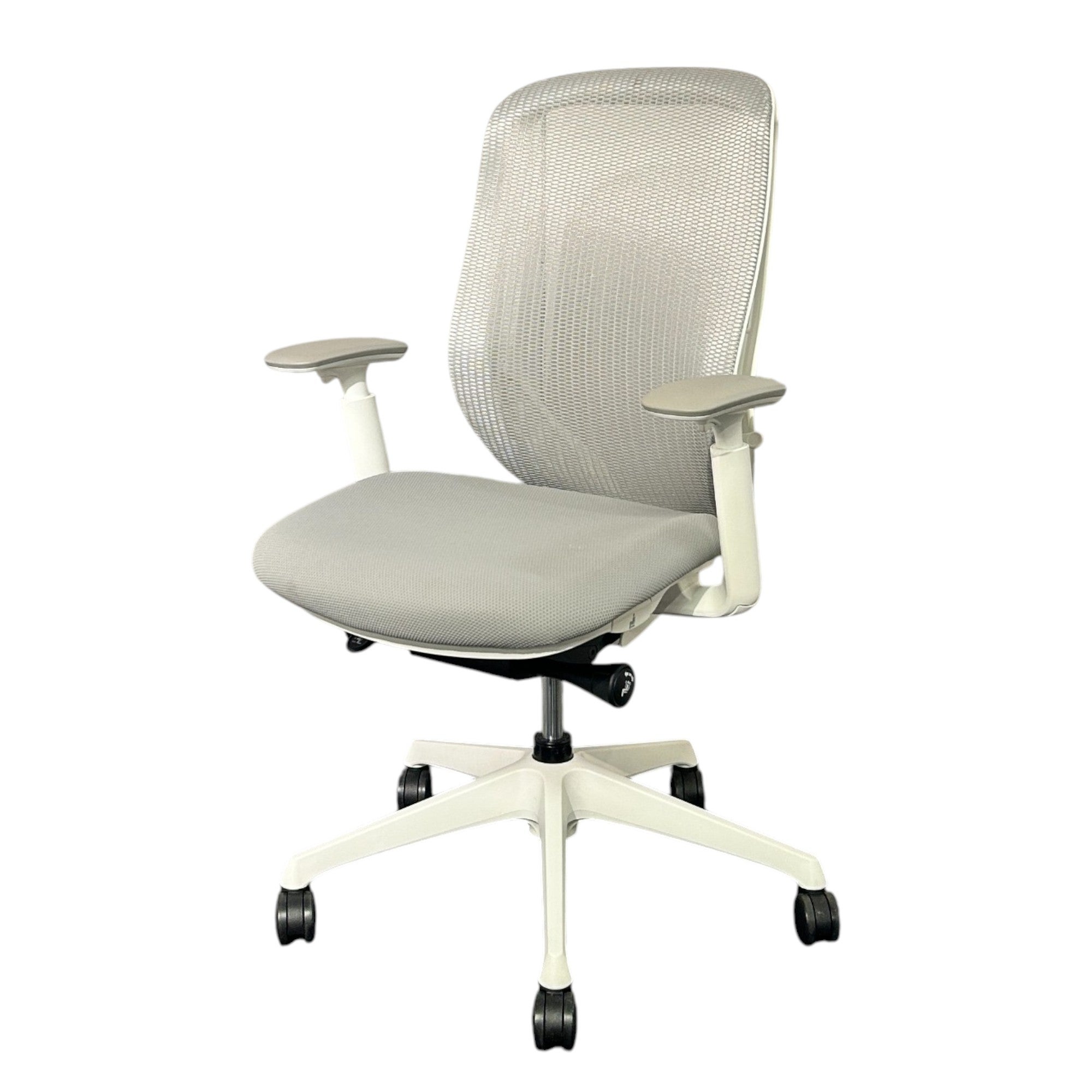 [レンタル] オカムラ オフィスチェア シルフィー ハイバック 可動肘 ライトグレー グレー ホワイト C685XW-FMR3 2021年製