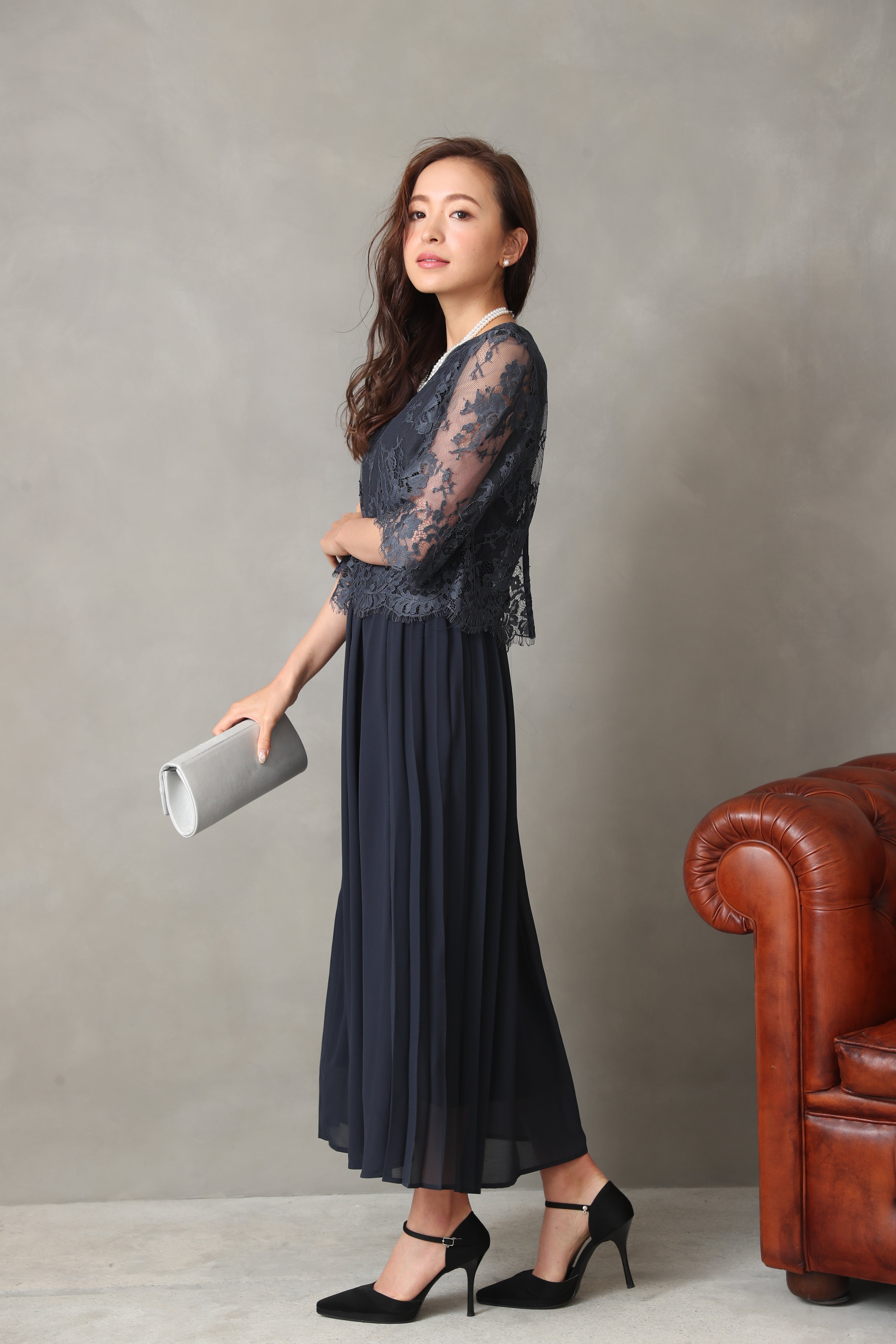 [レンタル] BELINDA DE CAPRIS サイドプリーツ レーススリーブ ワンピースドレス ネイビーの宅配レンタル - 24