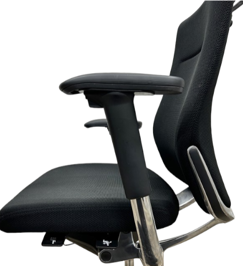 2014年製　オカムラ　コーラル　ハイバック　可動肘　シルバー脚　ブラック Amazon | オカムラ オフィスチェア コーラル ハイバック 固定肘