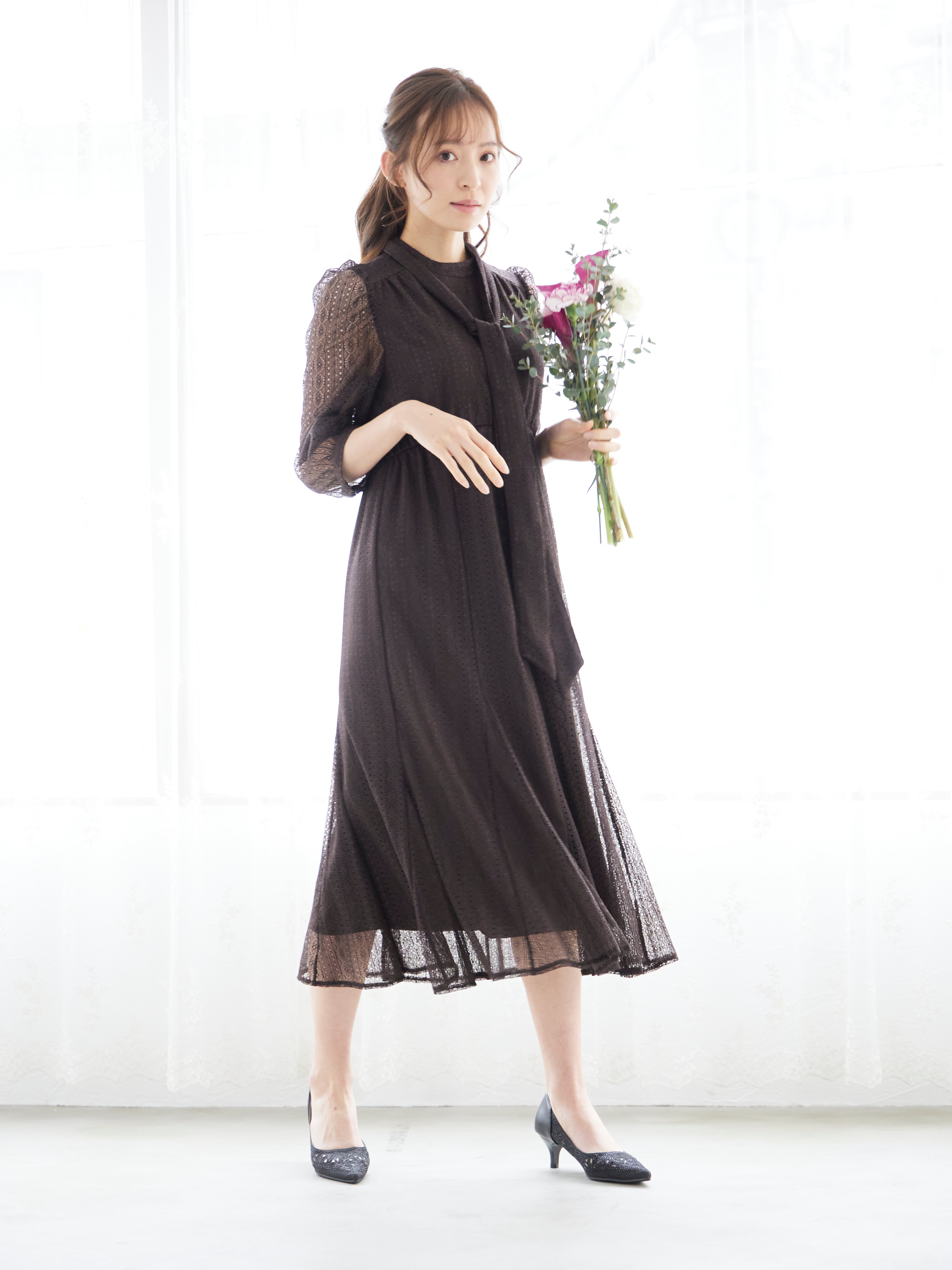 [レンタル] BELINDA DE CAPRIS リボン付きギャザースリーブ レースワンピースドレス ブラウンの宅配レンタル - 4