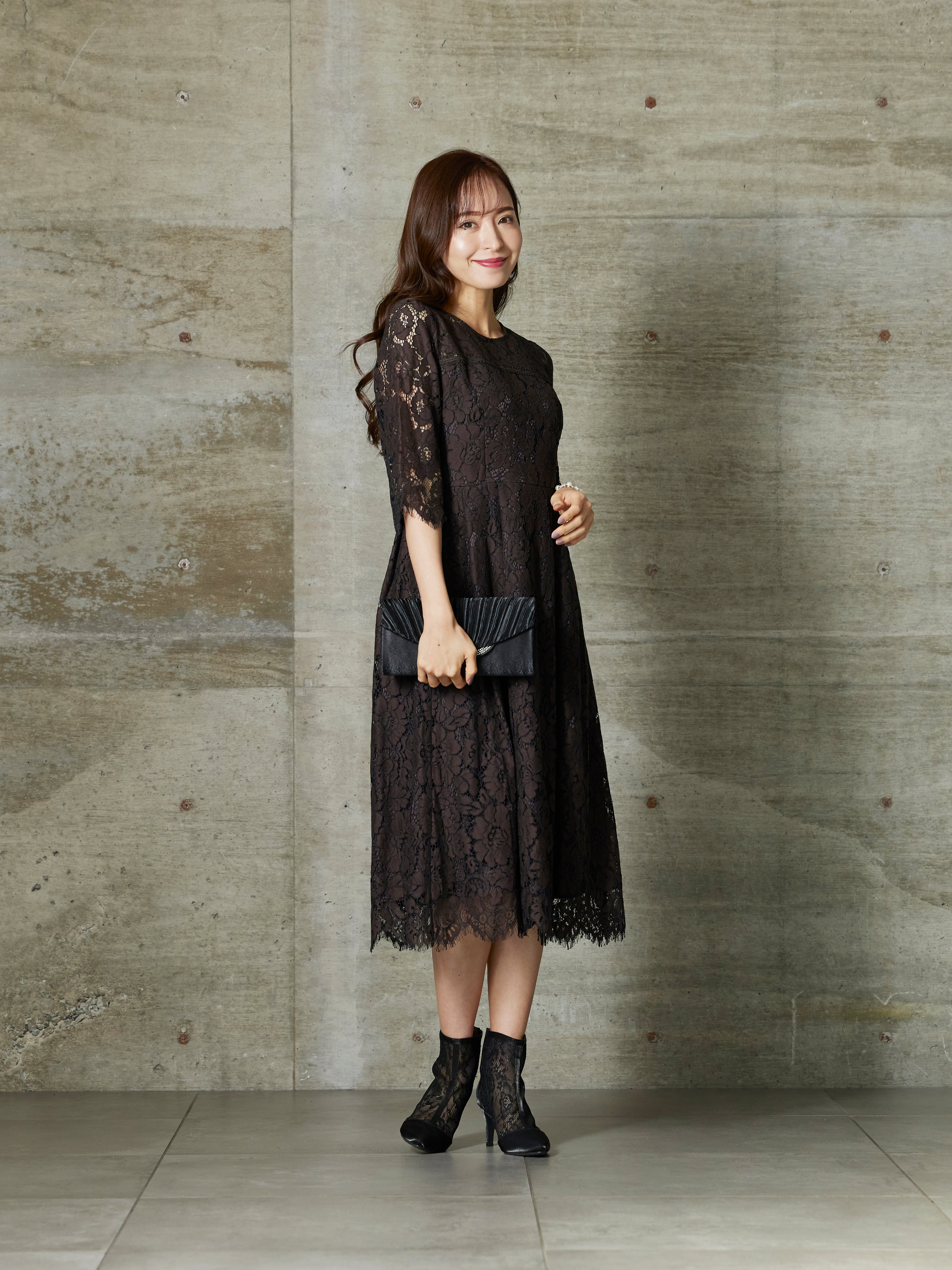 BELINDA DE CAPRIS 総レース ラウンドネックワンピースドレス ブラウン