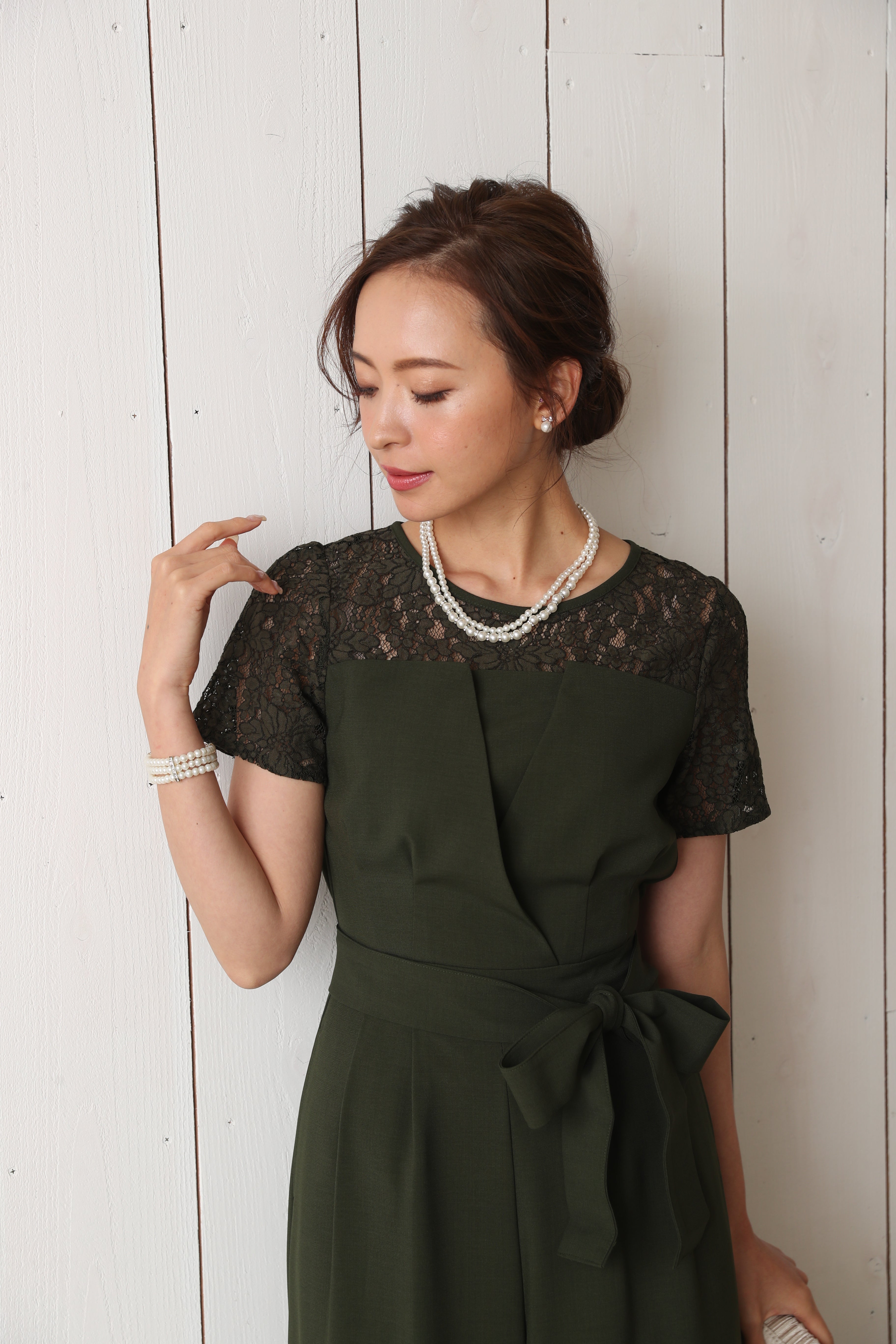 [レンタル] BELINDA DE CAPRIS 袖付きタックテーパード オールインワン パンツドレス カーキの宅配レンタル - 28