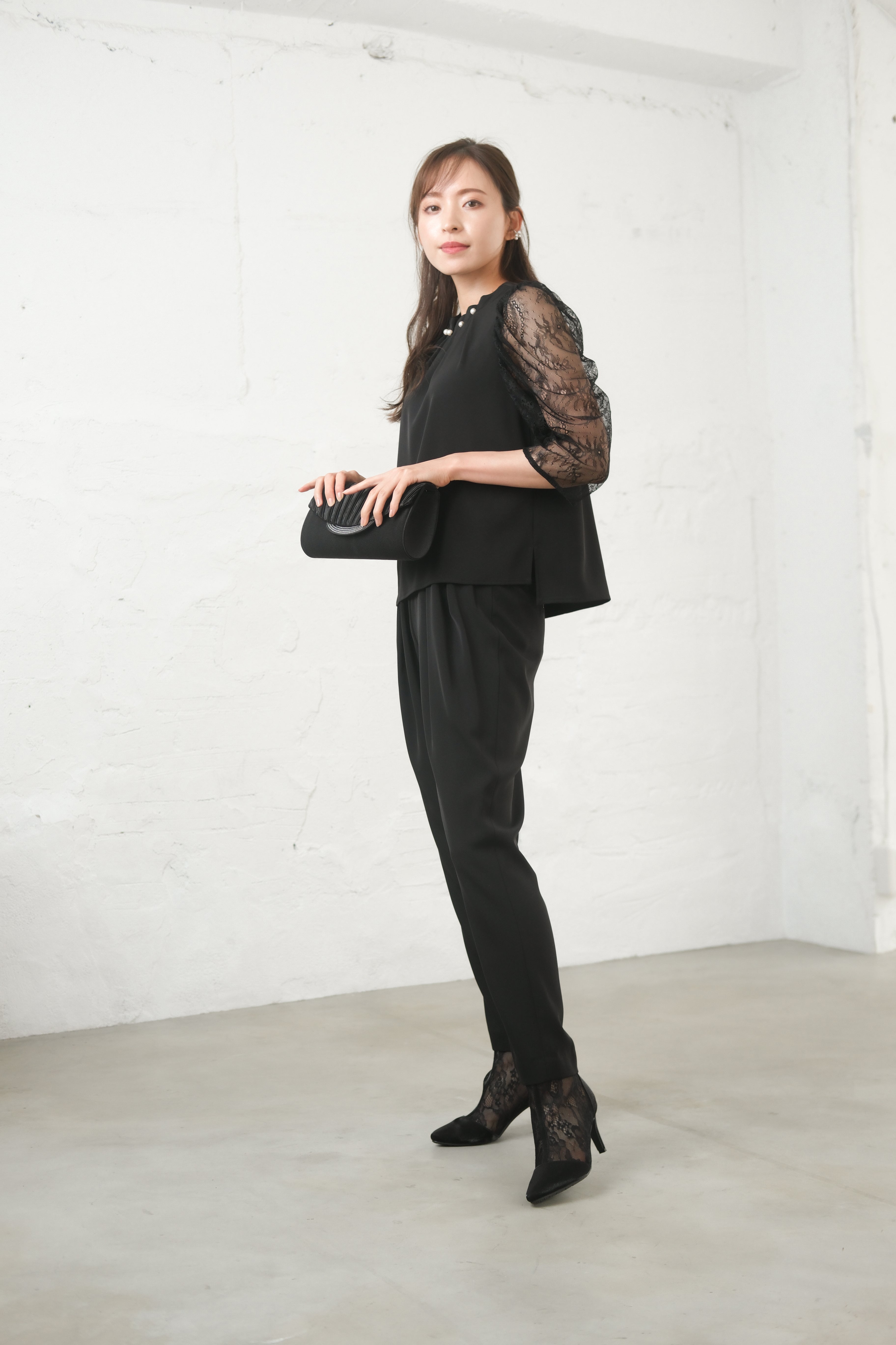 [レンタル] BELINDA DE CAPRIS パールボタン付き セットアップ パンツドレス ブラックの宅配レンタル - 3