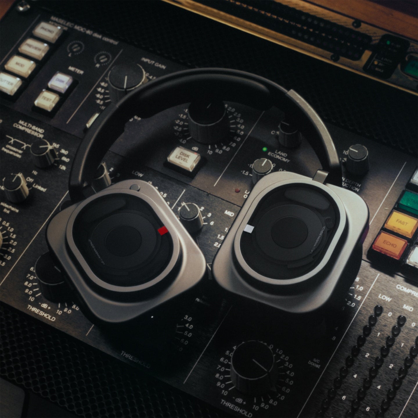 [レンタル] Nothing Headphone(1) Pro ノイズキャンセリング搭載 ワイヤレスヘッドホン - 5