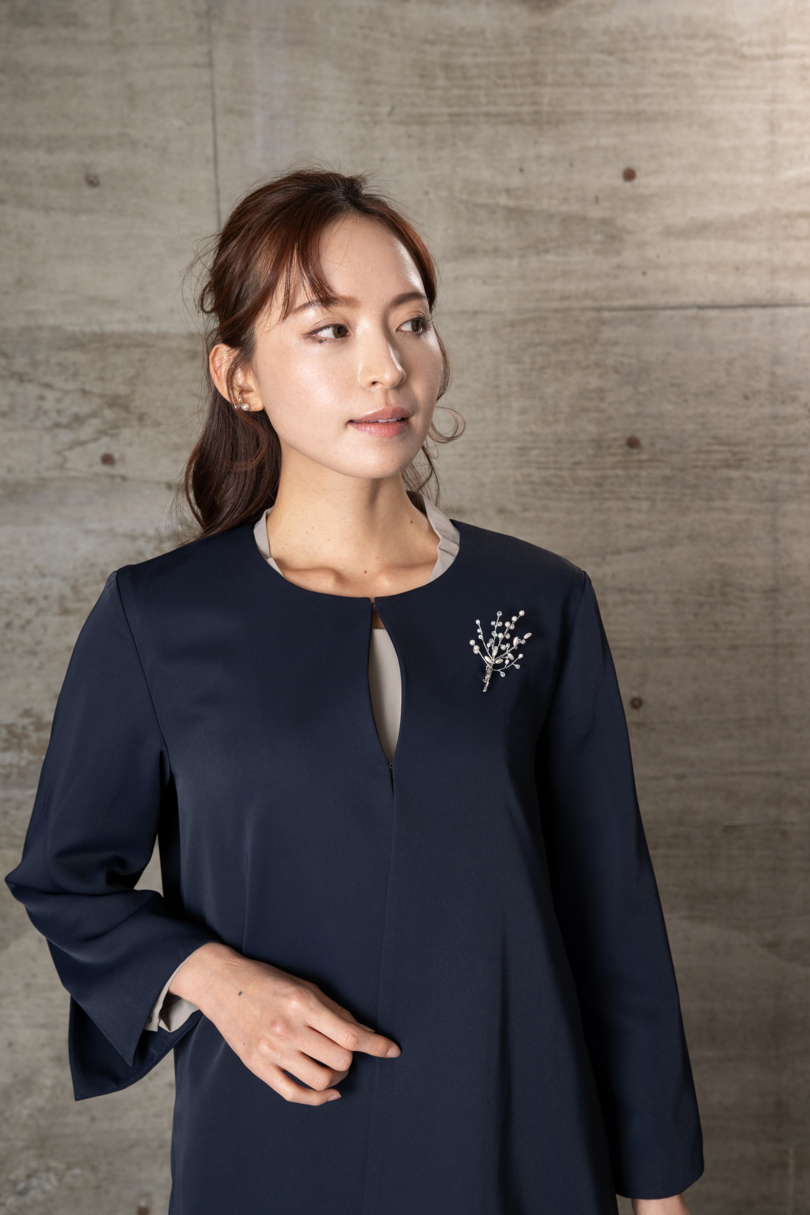 [レンタル] BELINDA DE CAPRIS ノーカラータック テーパード2P レディーススーツの宅配レンタル - 10