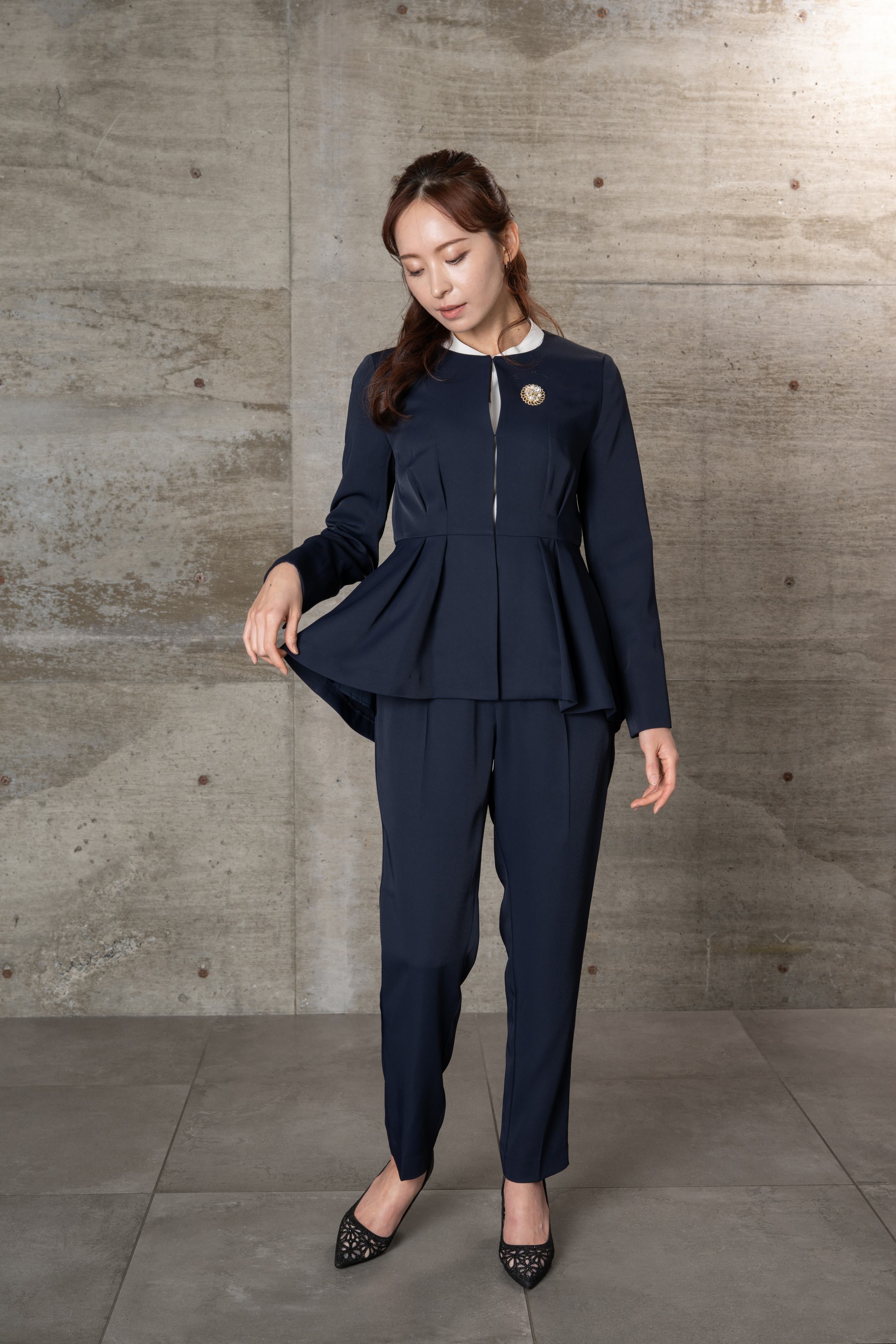 [レンタル] BELINDA DE CAPRIS ノーカラータック テーパード2P レディーススーツの宅配レンタル - 16