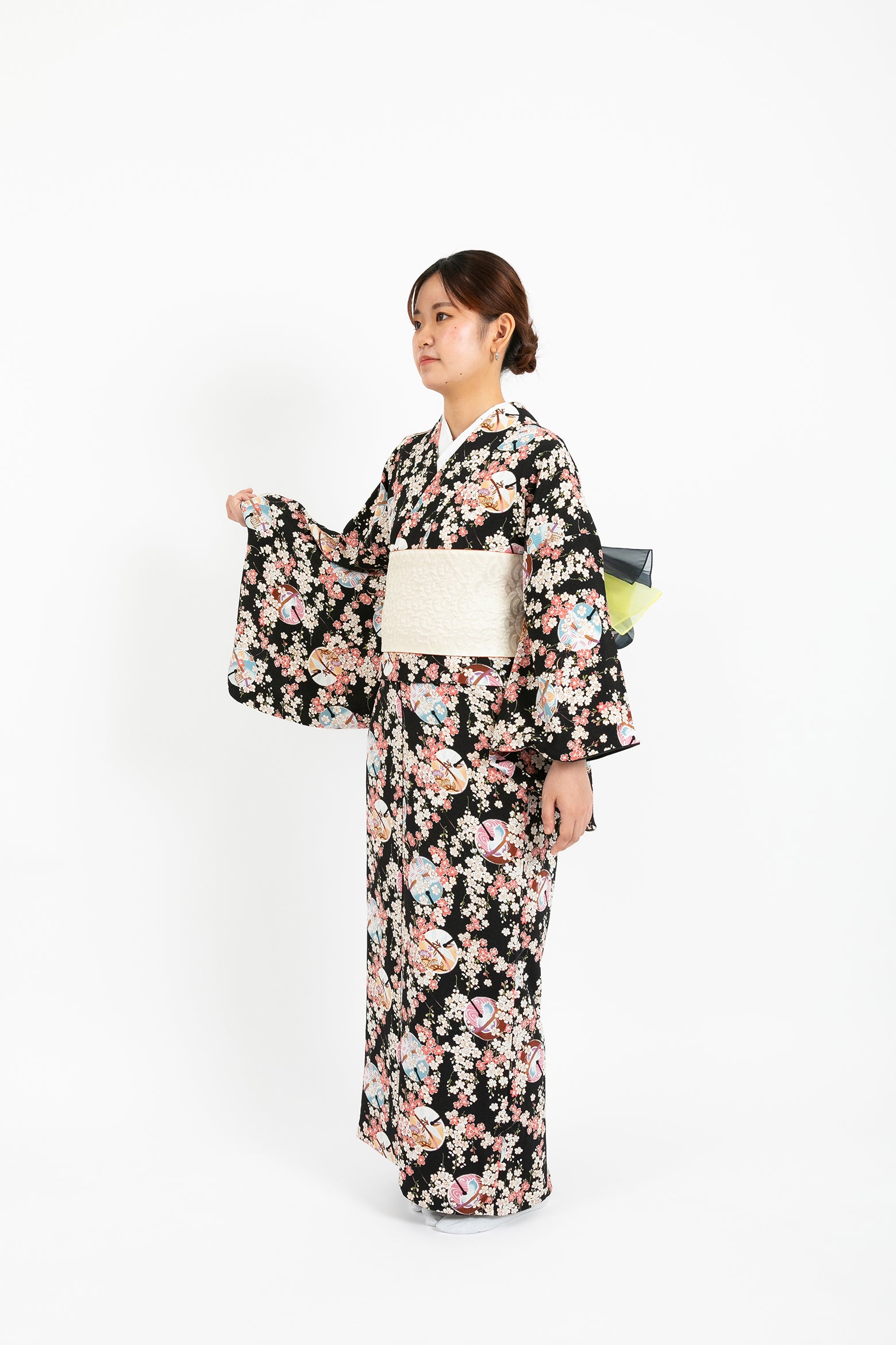 [レンタル] 花襲(はながさね) かんたん着物 YOUR 丸紋に桜(ブラック)の宅配レンタル - 3