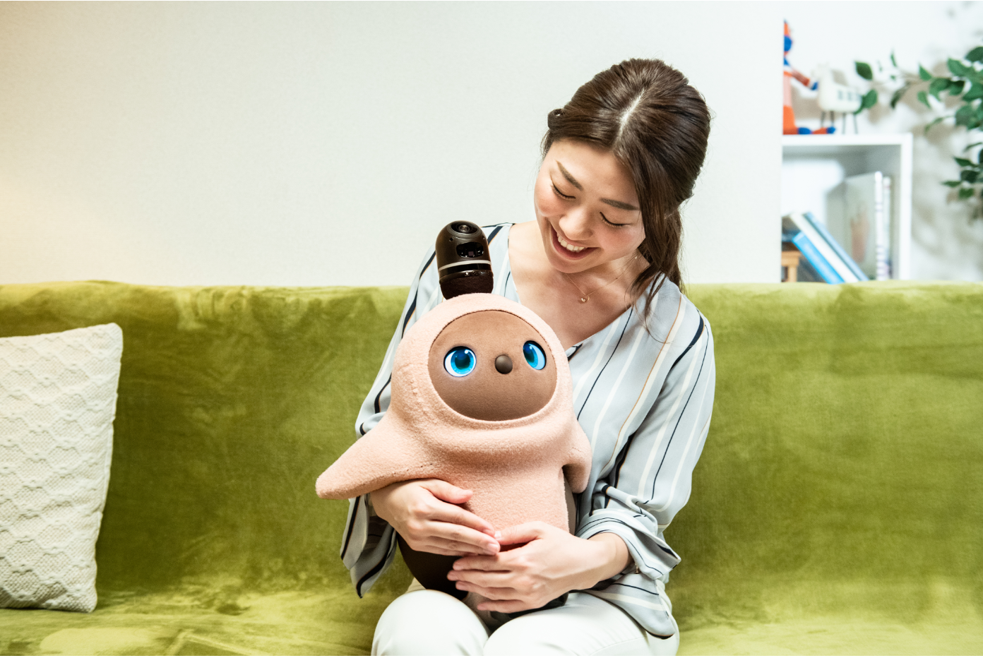 レンタル] 【初代】LOVOT(らぼっと) ソロ - Rentio[レンティオ]