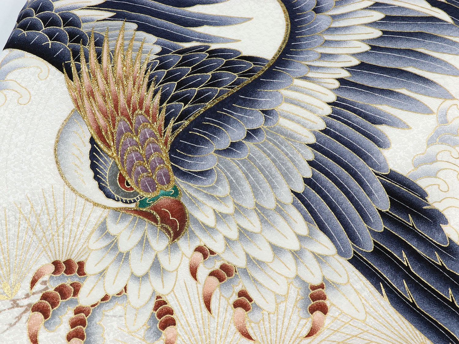 [レンタル] 男の子 お宮参り 産着 レンタル6点フルセット 正絹 飛翔する鷹に兜 白色の宅配レンタル - 4