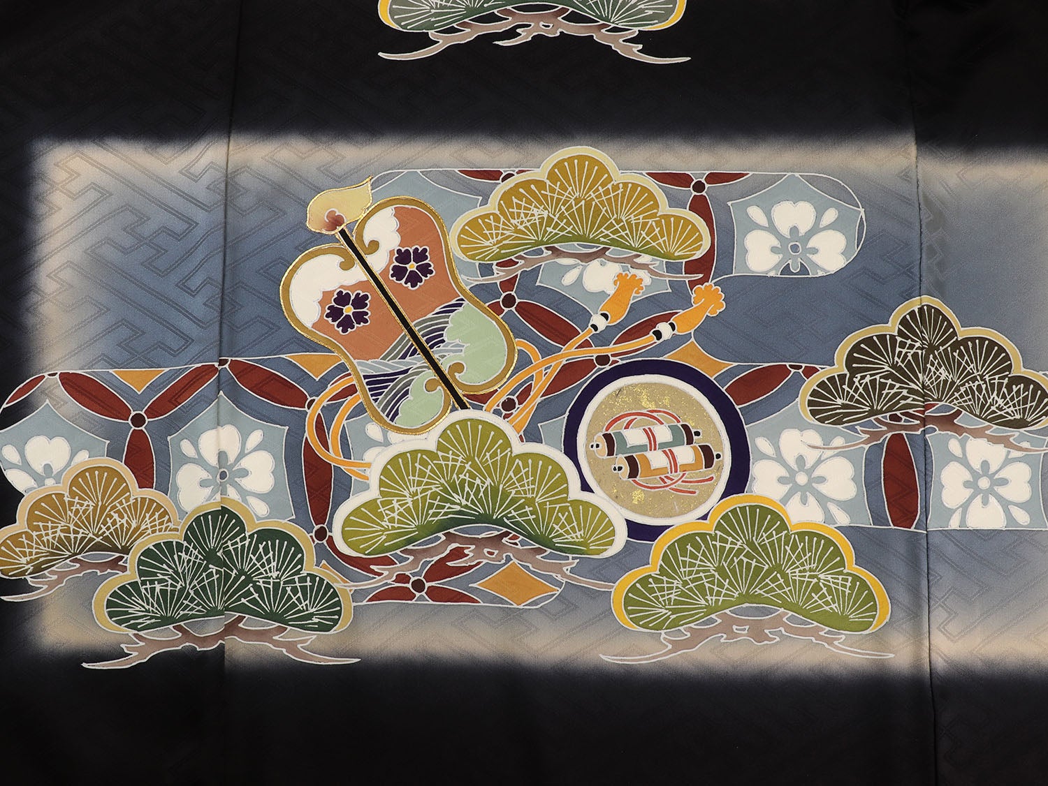 [レンタル] 男の子 お宮参り 産着 レンタル6点フルセット 正絹 打ち出の小槌に松と軍配 黒色の宅配レンタル - 5