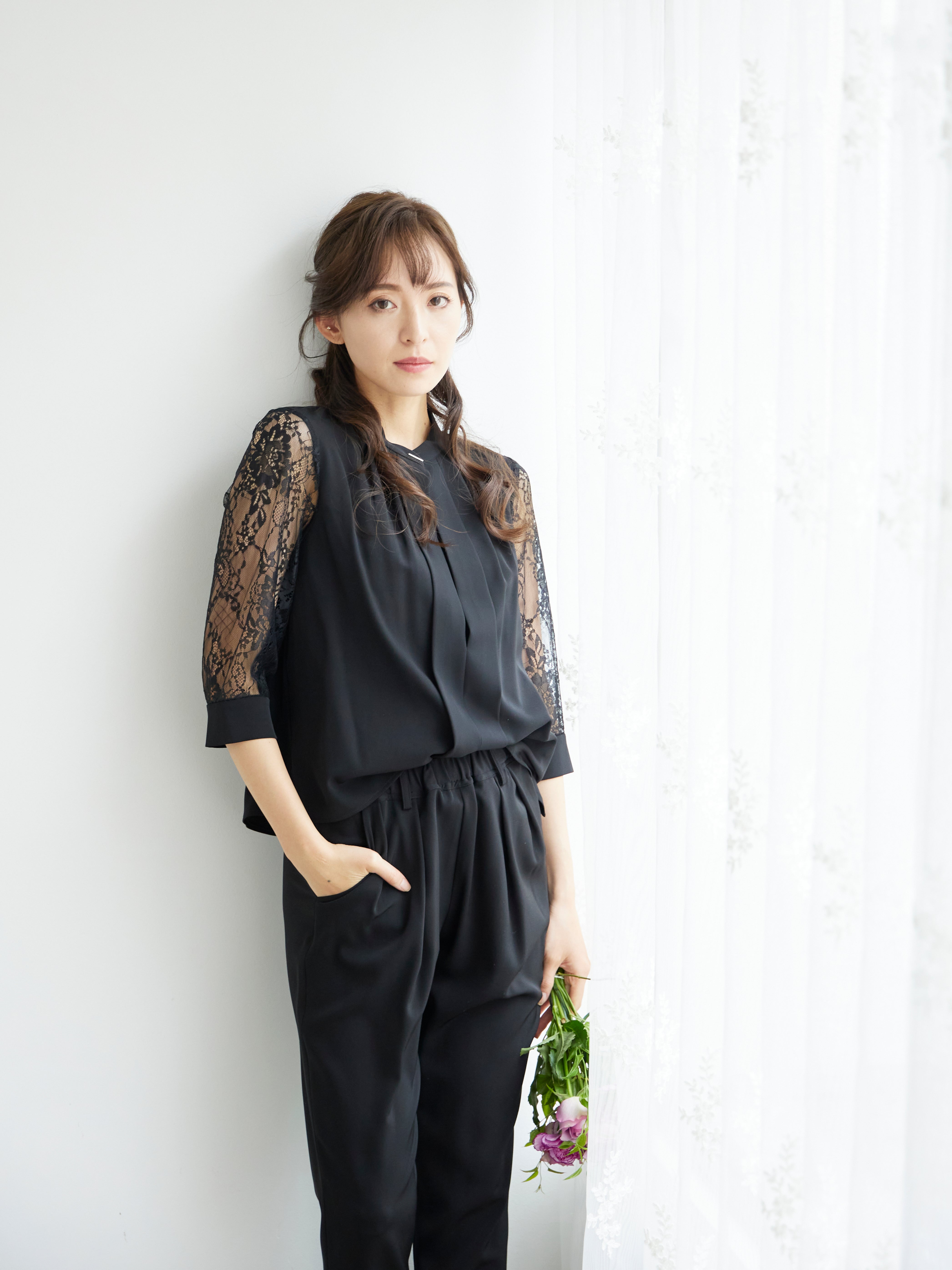 [レンタル] BELINDA DE CAPRIS 前開きブラウス セットアップ テーパードパンツドレス ブラックの宅配レンタル - 13