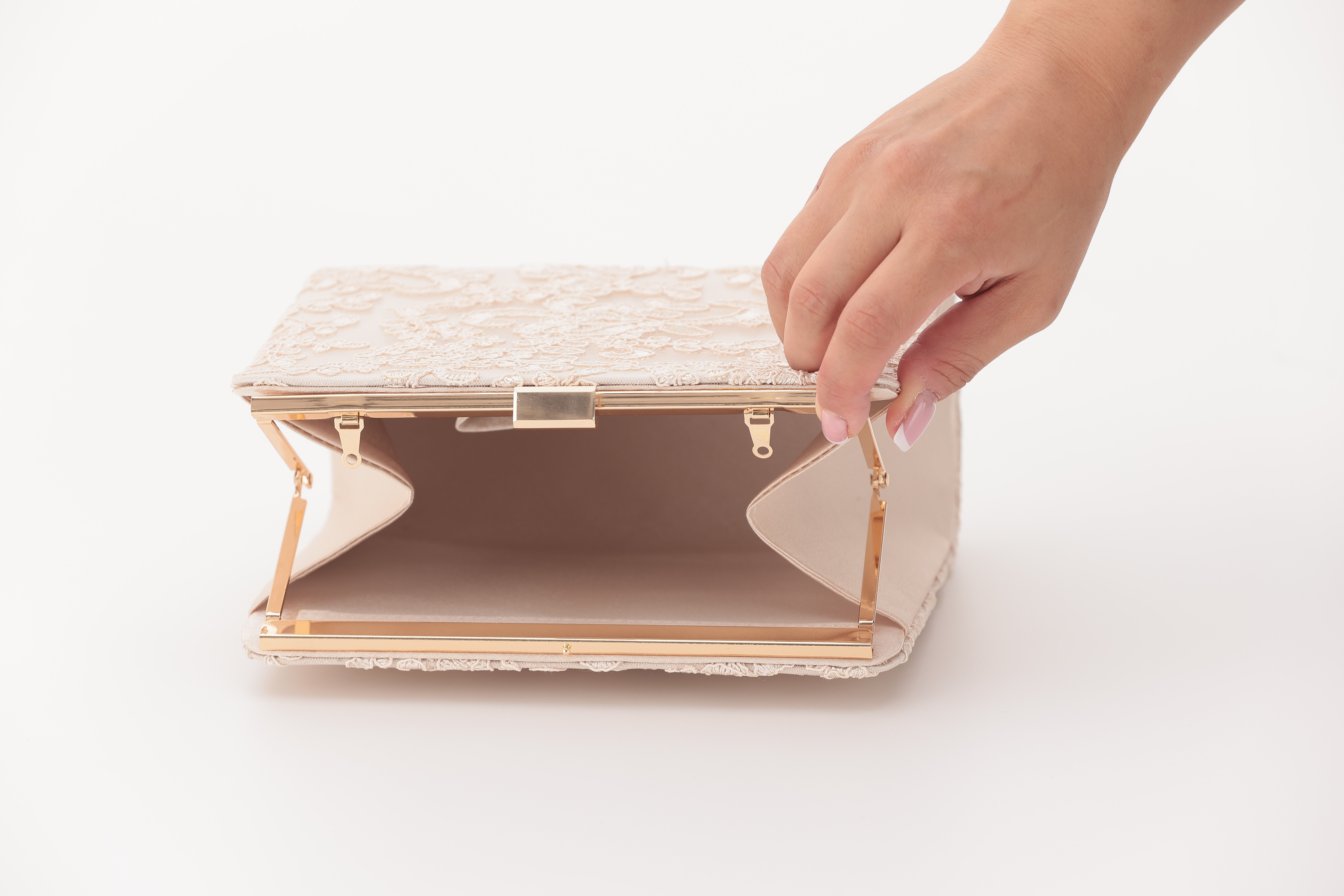 [レンタル] アートマリー 刺繍スクエアパーティーバッグ ベージュの宅配レンタル - 6