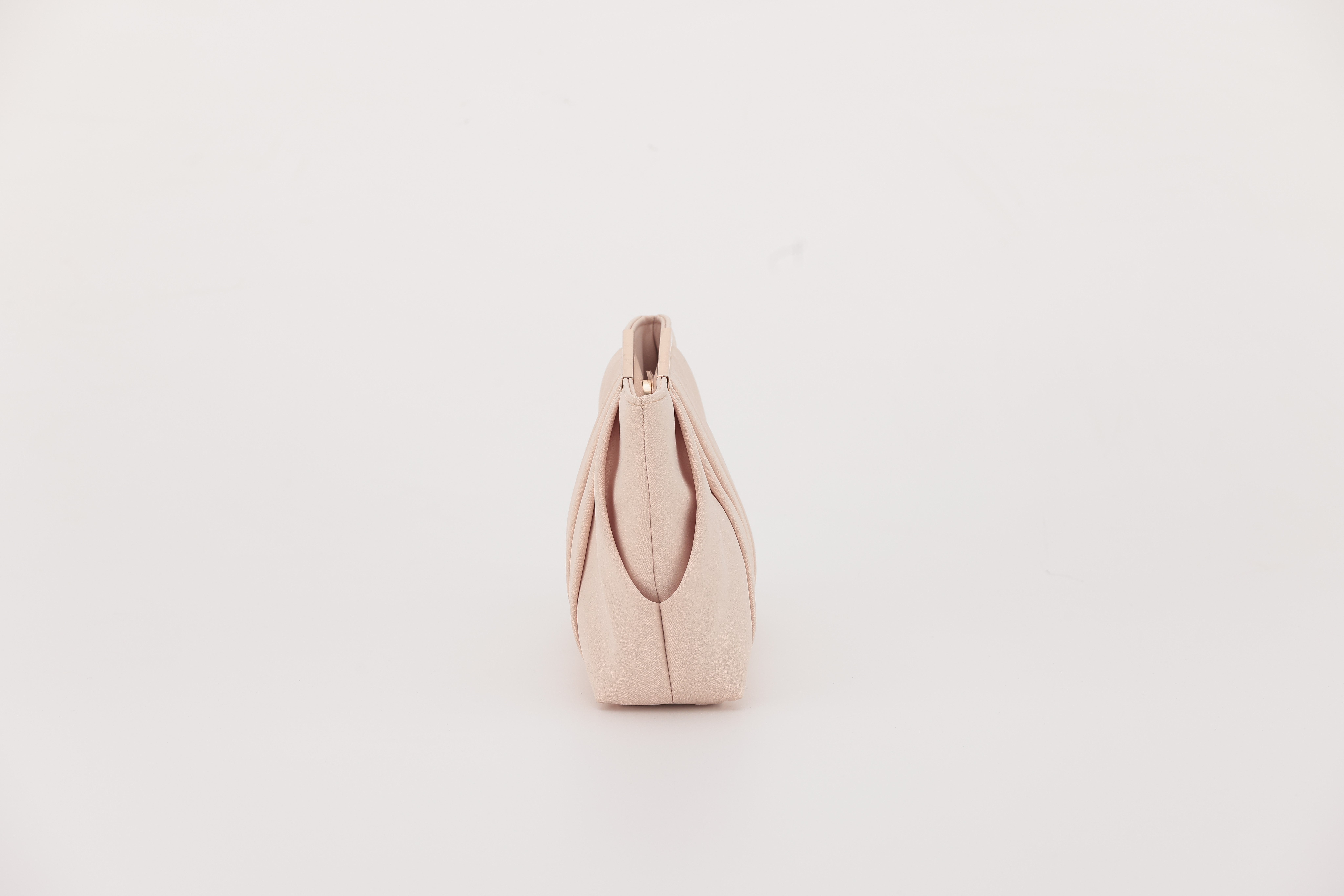 [レンタル] アートマリー タックデザインパーティーバッグ ベージュの宅配レンタル - 2