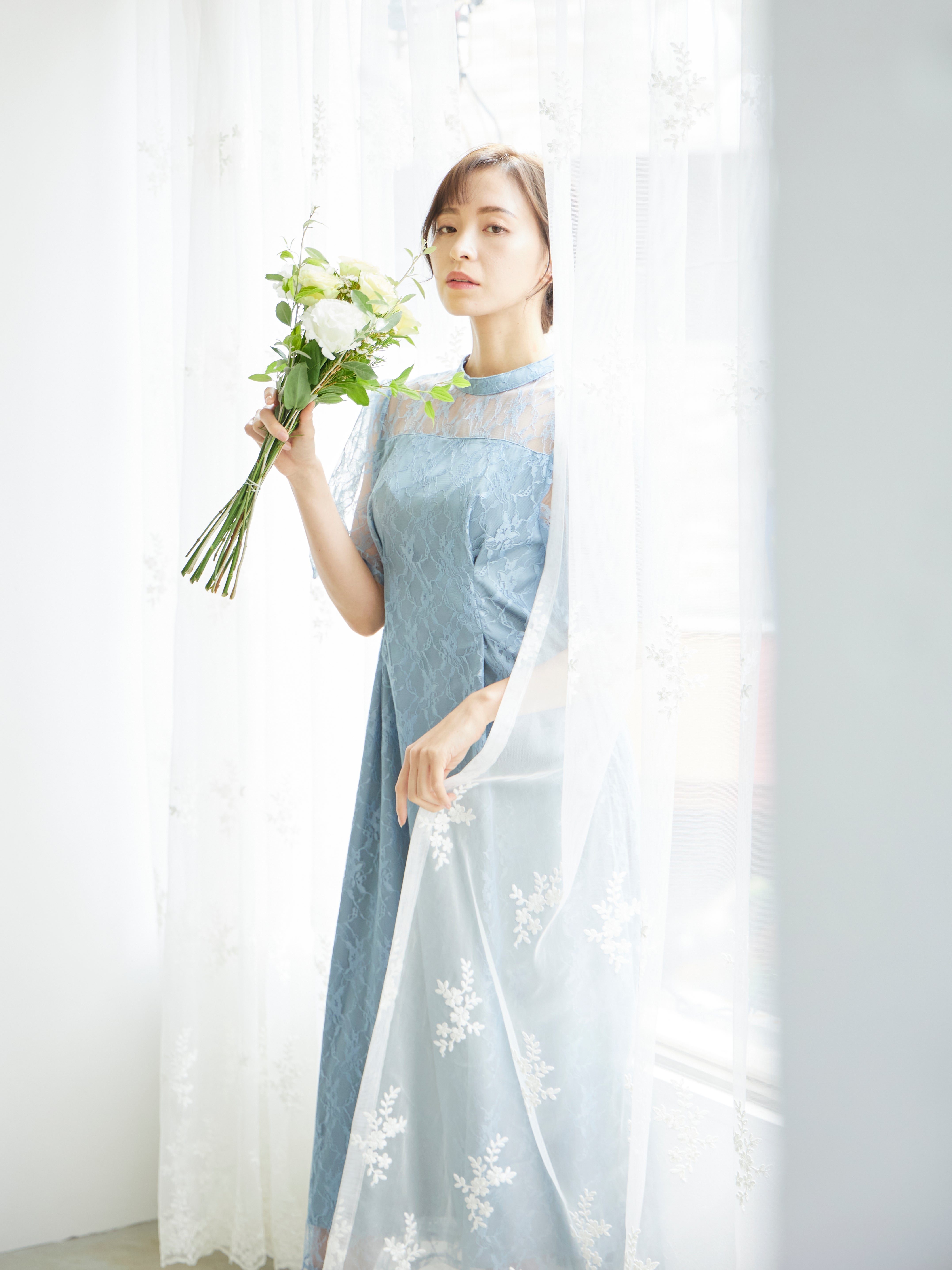 レンタル] BELINDA DE CAPRIS 総レースフレア袖 ハイネック ワンピース