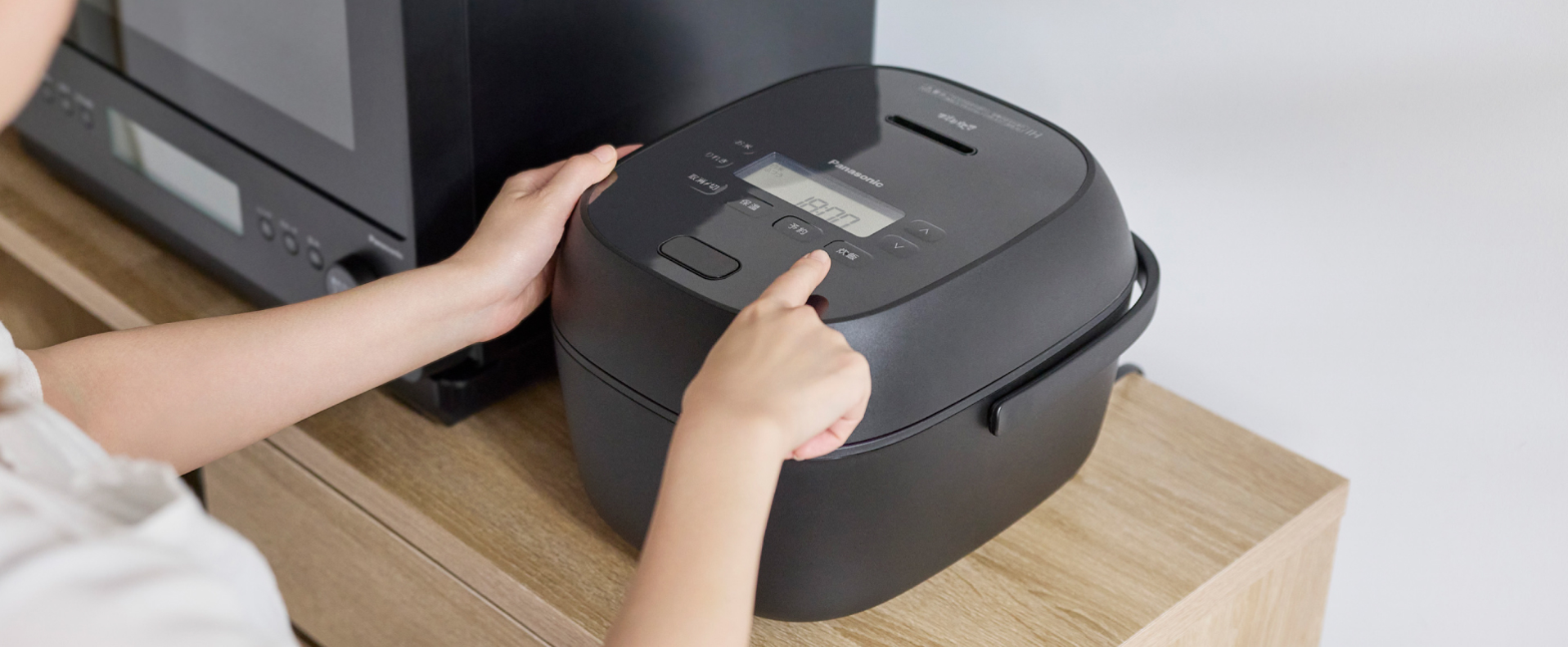 パナソニック おどり炊き SR-C306E 可変圧力IHジャー炊飯器 本体の操作イメージ(ボタン) - 6