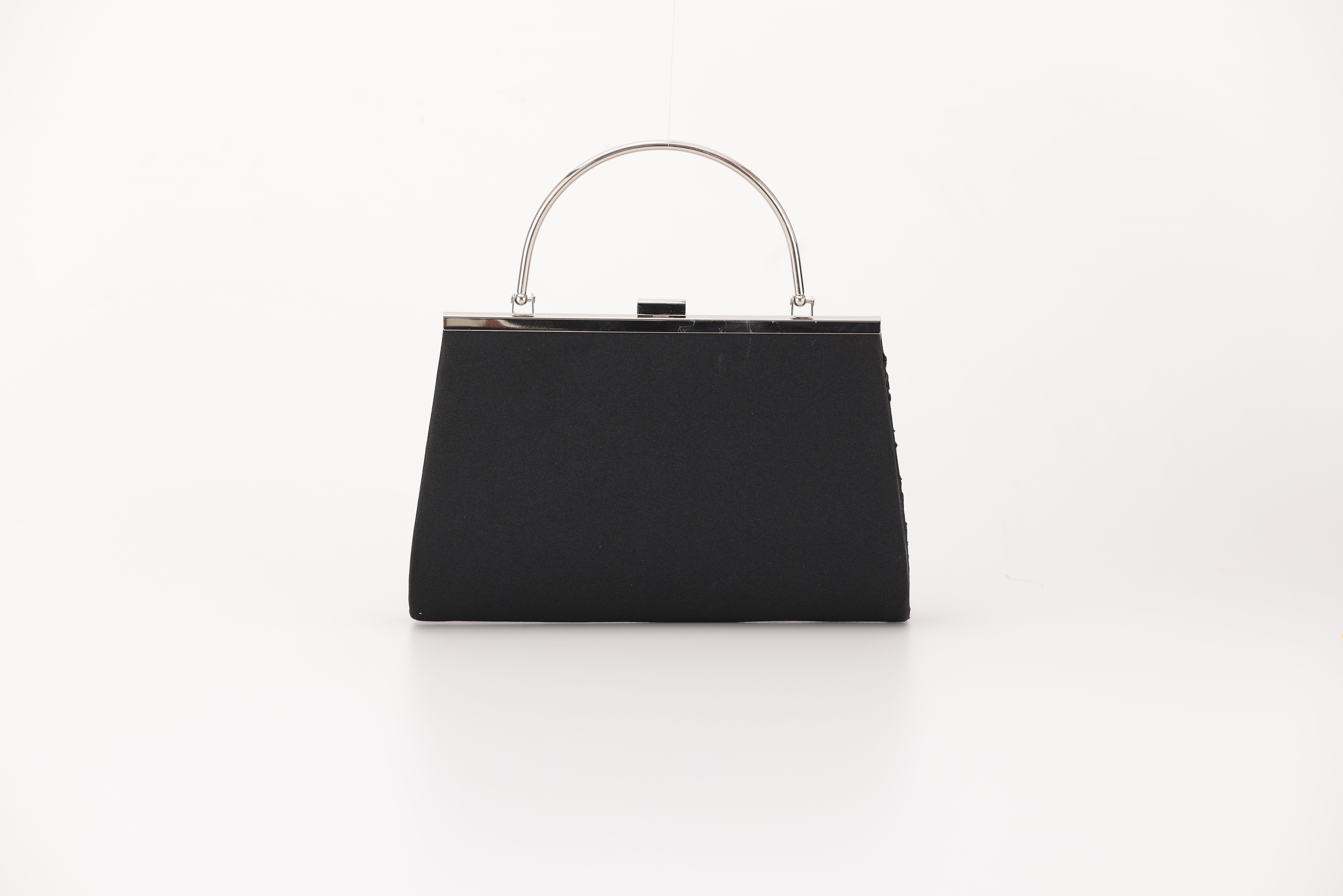 [レンタル] アートマリー 刺繍デザインパーティーバッグ ブラックの宅配レンタル - 3