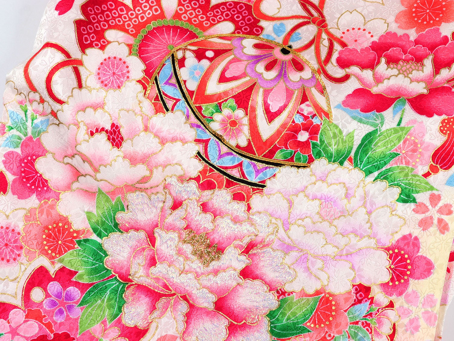 [レンタル] 女の子 お宮参り 産着 レンタル6点フルセット 正絹 鈴と牡丹の花々 白色に赤ぼかしの宅配レンタル - 4