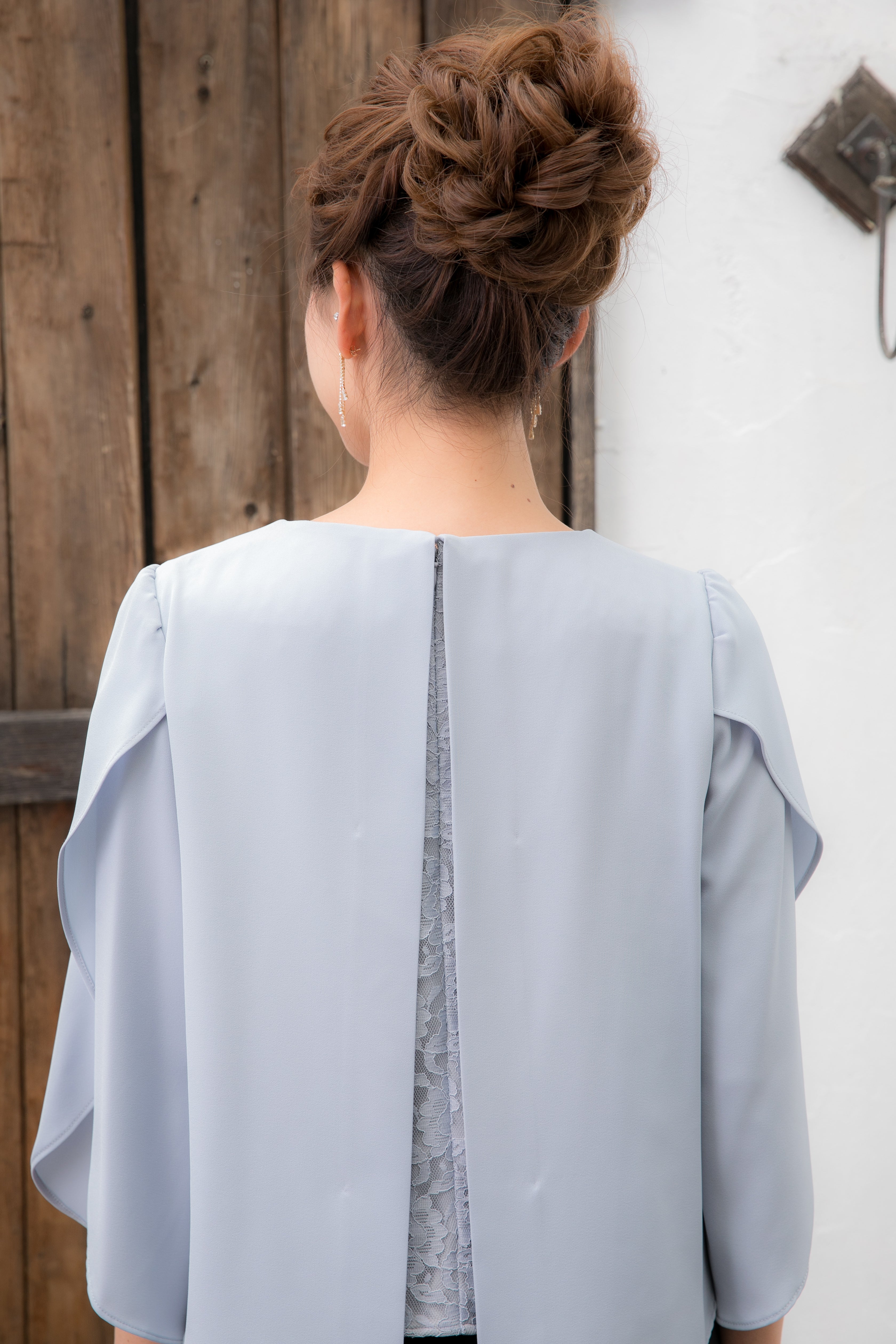 [レンタル] BELINDA DE CAPRIS チューリップスリーブ セットアップ パンツドレス グレー×ブラックの宅配レンタル - 15