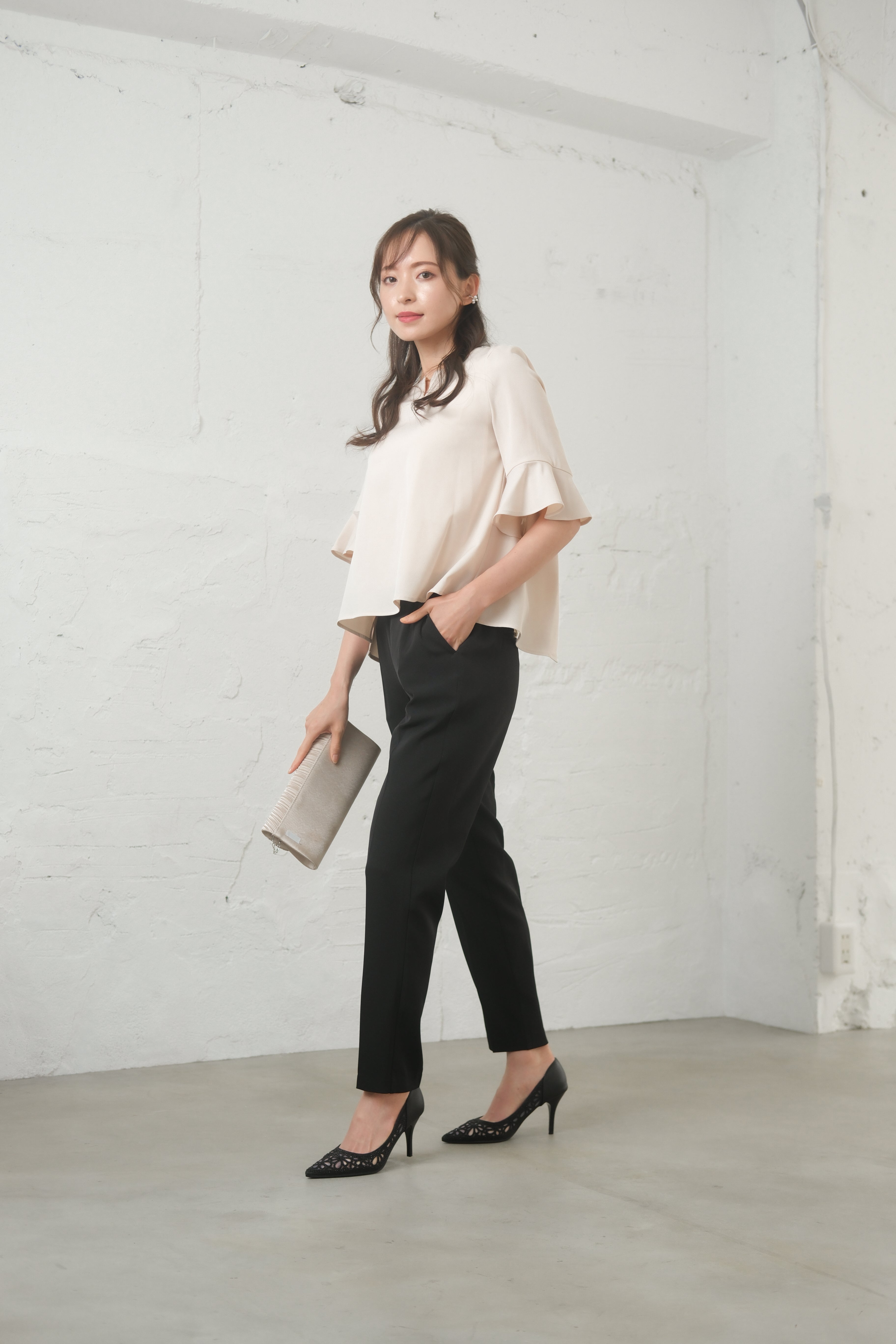 [レンタル] BELINDA DE CAPRIS パンツドレス バックレーストップス 2点セット ベージュ×ブラックの宅配レンタル - 5